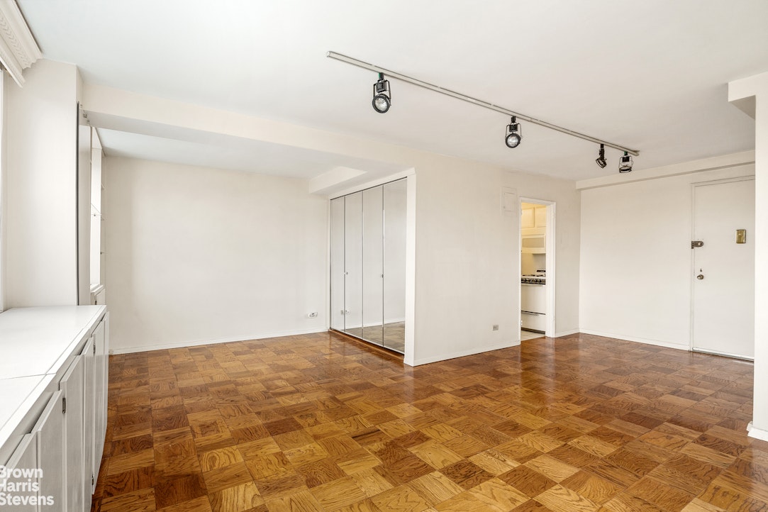 77 Seventh Avenue 21A Chelsea New York NY 10011