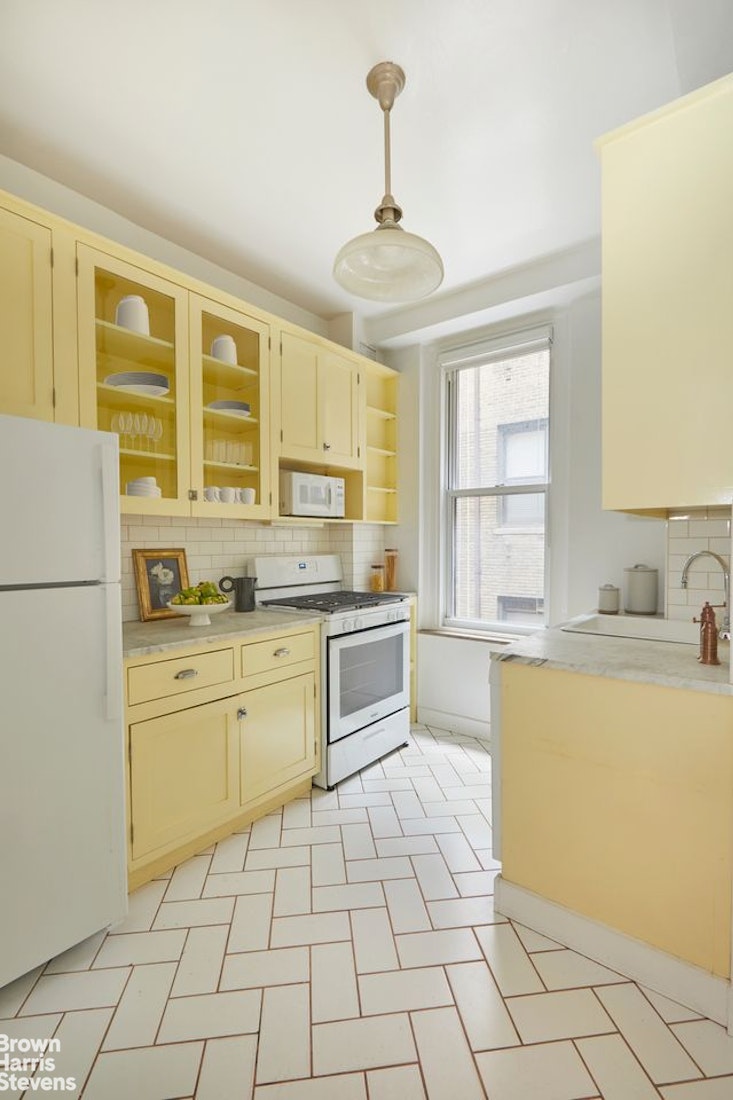 200 West 54th Street 11J Midtown West New York NY 10019