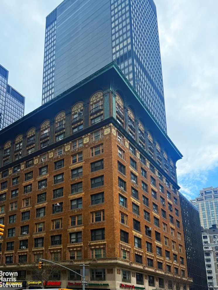 200 West 54th Street 11J Midtown West New York NY 10019