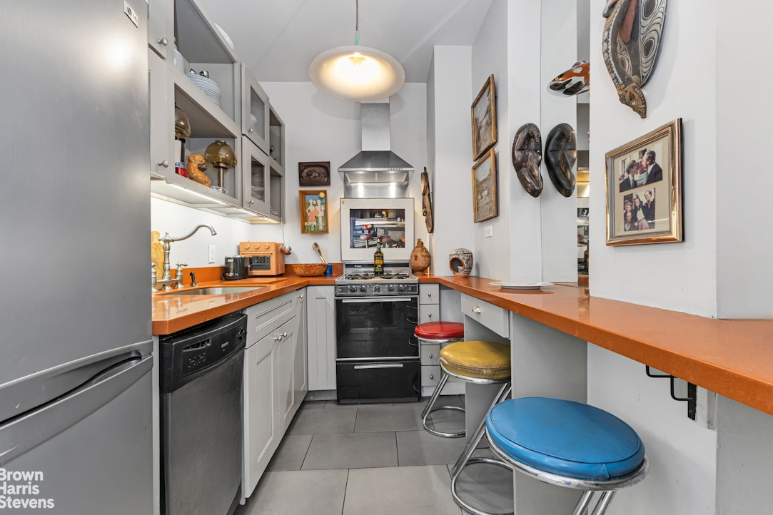 115 East 36th Street 2/3F Murray Hill New York NY 10016