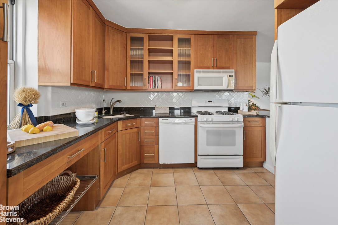 2621 Palisade Avenue 14C Spuyten Duyvil Bronx NY 10463