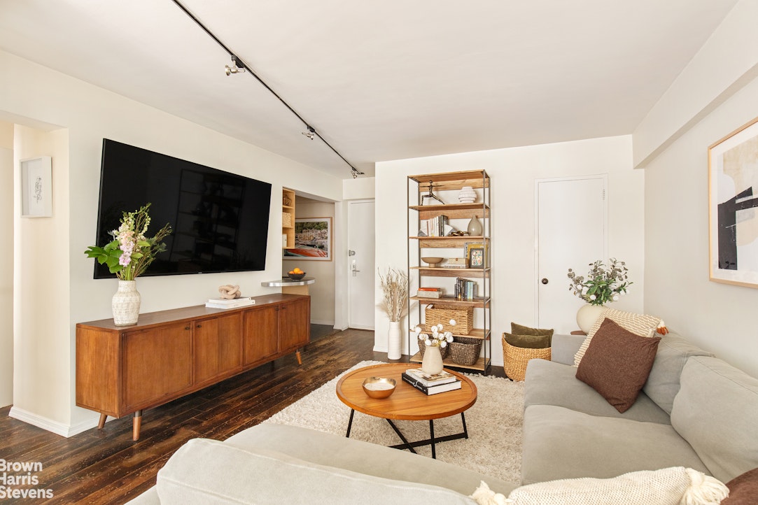 220 East 67th Street 6F Upper East Side New York NY 10065