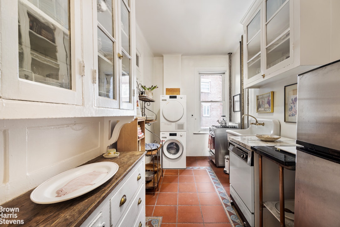 171 West 71st Street 8D Lincoln Square New York NY 10023