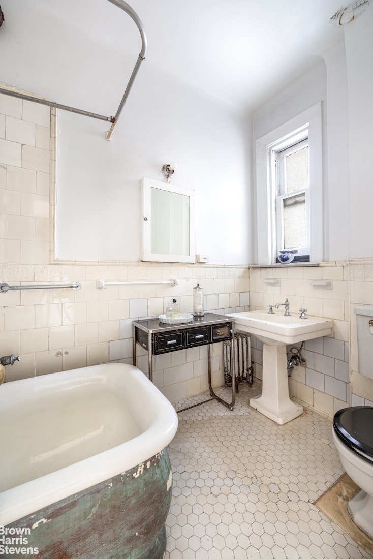 171 West 71st Street 8D Lincoln Square New York NY 10023