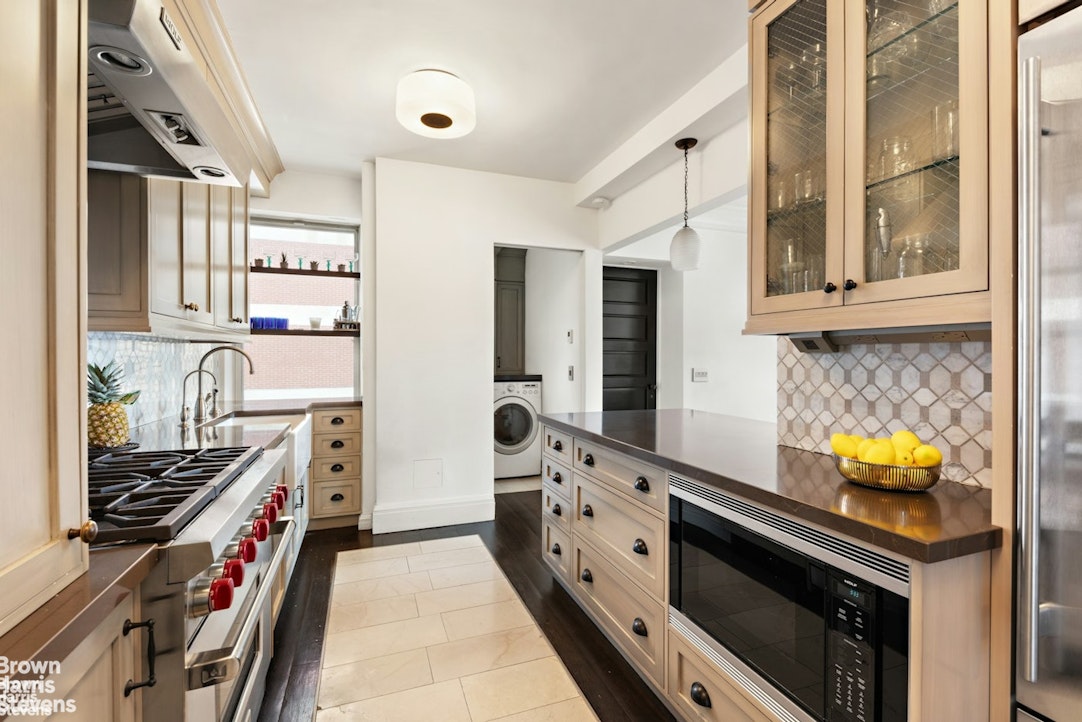 8 East 96th Street 14C Carnegie Hill New York NY 10128