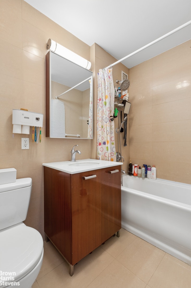 33-30 61st Street 201 Woodside Queens NY 11377