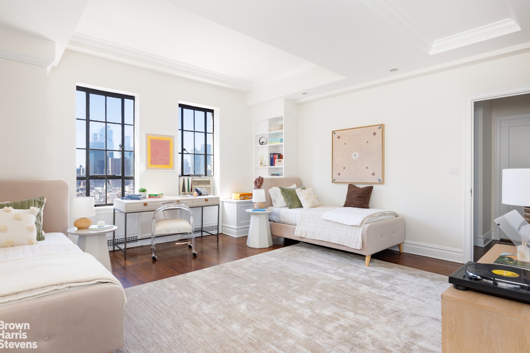 350 West 57th Street 19CD Clinton New York NY 10019