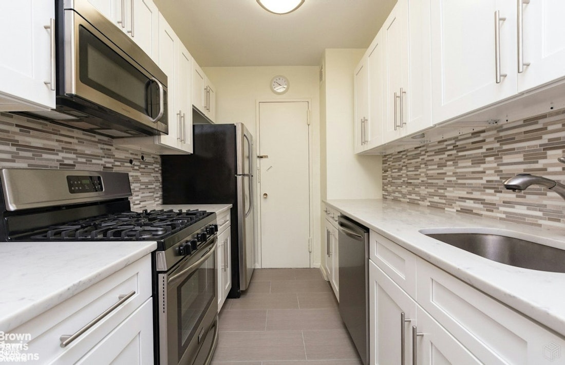 3050 Fairfield Avenue 3F Spuyten Duyvil Bronx NY 10463