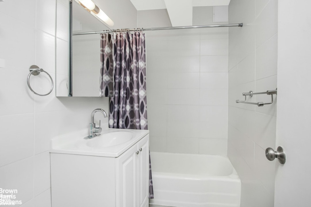 3050 Fairfield Avenue 3F Spuyten Duyvil Bronx NY 10463