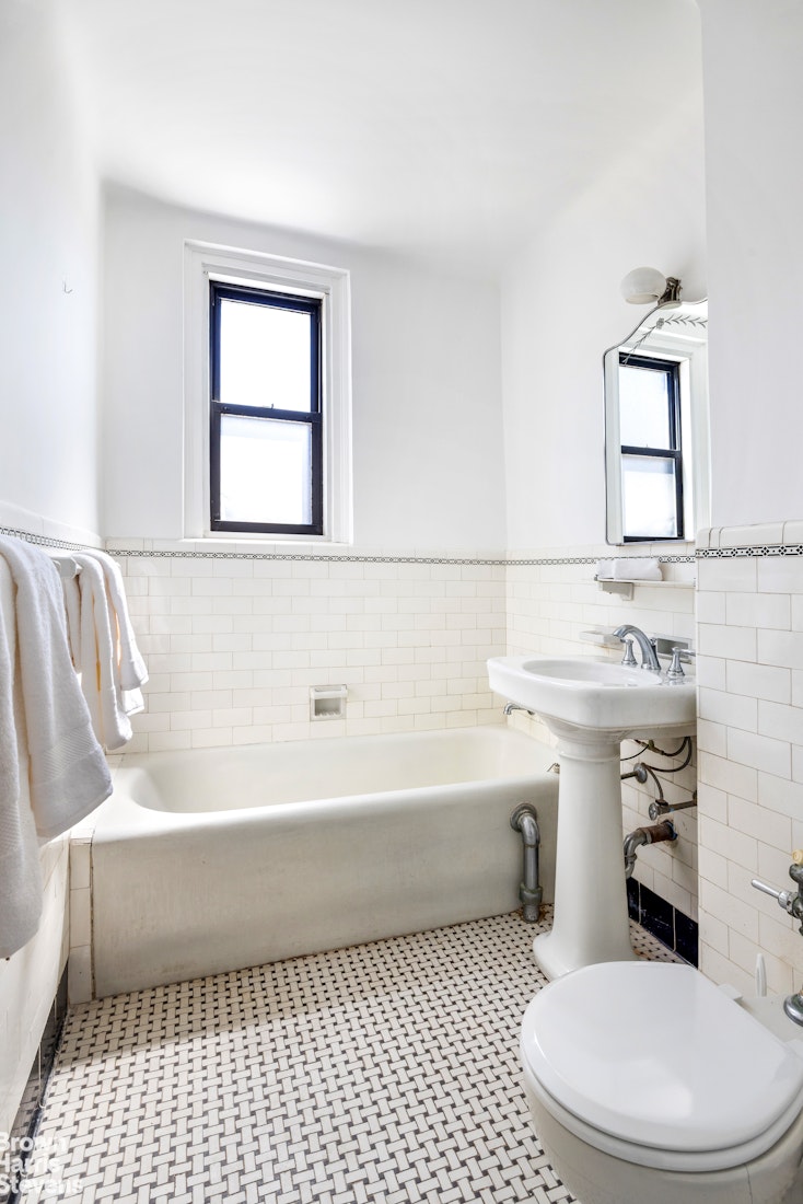 470 West End Avenue 11E Upper West Side New York NY 10024