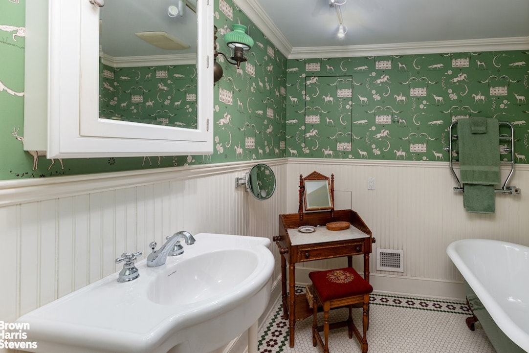 48 Gramercy Park North 1B Gramercy Park New York NY 10010