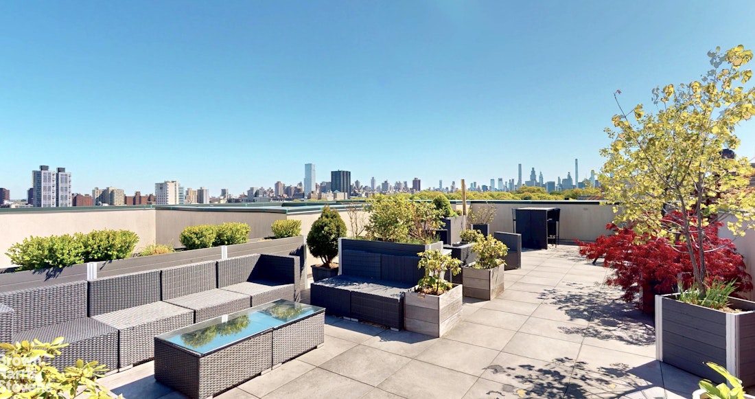 2098 Frederick Douglass Blvd. 3D West Harlem New York NY 10026