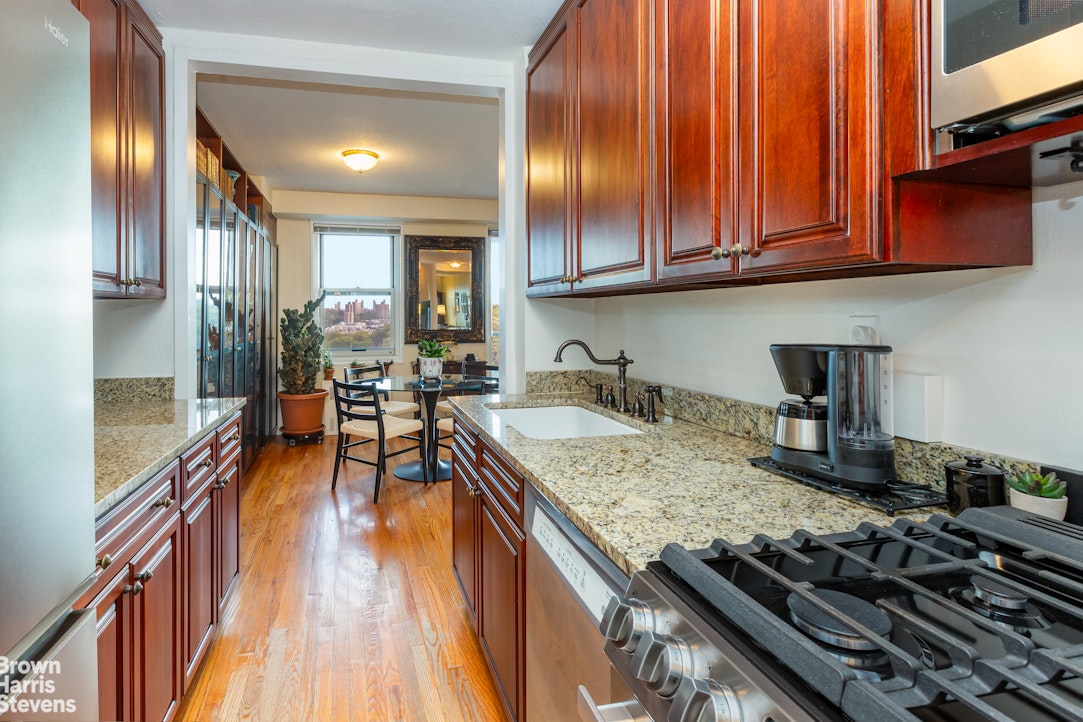 2400 Johnson Avenue 12F Riverdale Bronx NY 10463