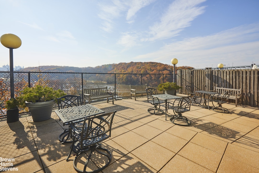 2400 Johnson Avenue 12F Riverdale Bronx NY 10463