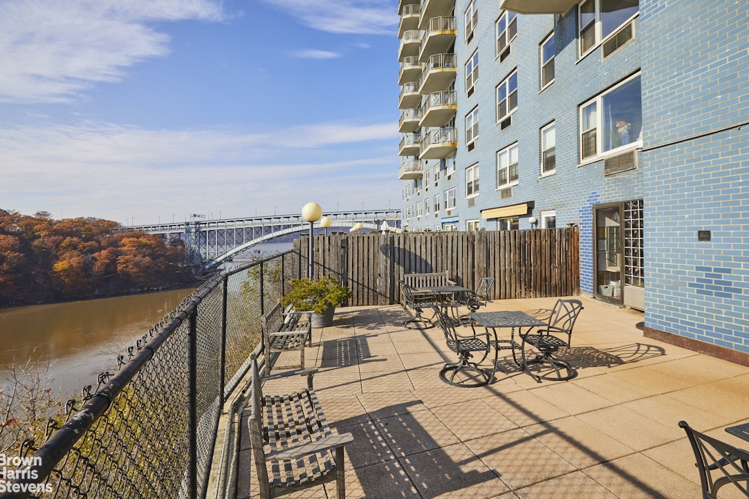 2400 Johnson Avenue 12F Riverdale Bronx NY 10463