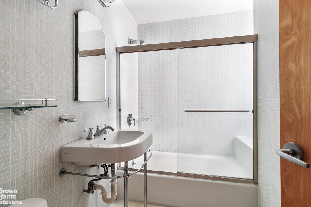 525 West 236th Street 6A Spuyten Duyvil Bronx NY 10463