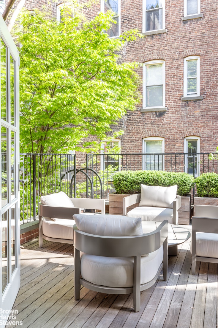47 West 9th Street Greenwich Village New York NY 10011