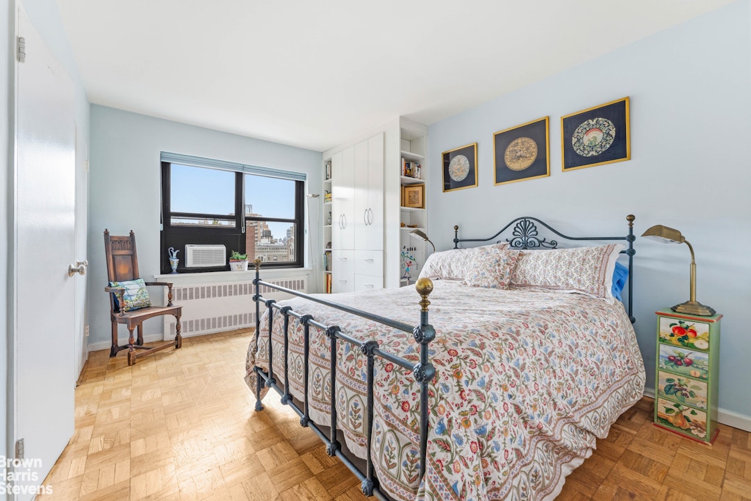 11 Riverside Drive 17OW Upper West Side New York NY 10023
