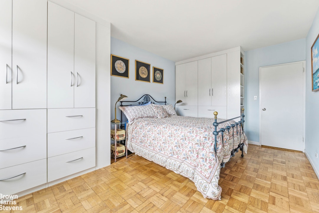 11 Riverside Drive 17OW Upper West Side New York NY 10023