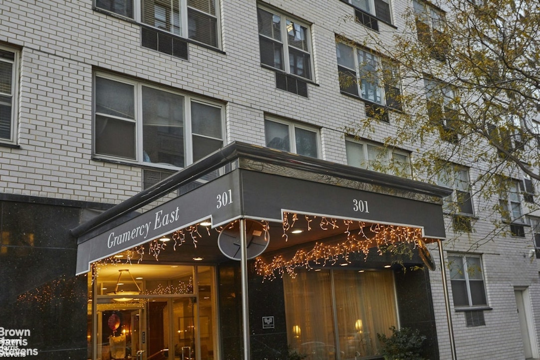 301 East 22nd Street 7S Gramercy Park New York NY 10010