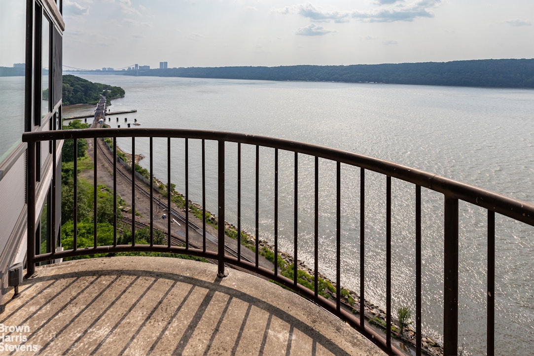 2521 Palisade Avenue 11B Spuyten Duyvil Bronx NY 10463