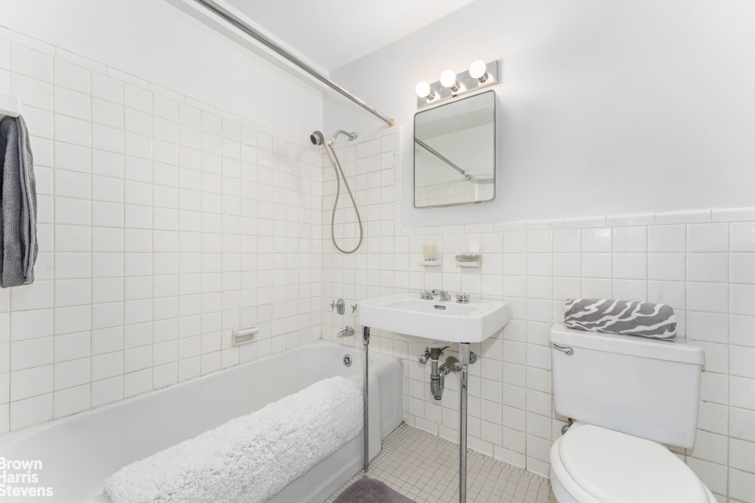 11 Riverside Drive 9CW Upper West Side New York NY 10023