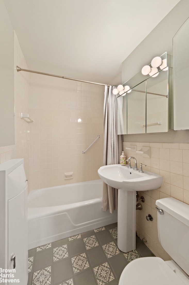165 West 66th Street 6F Lincoln Square New York NY 10023