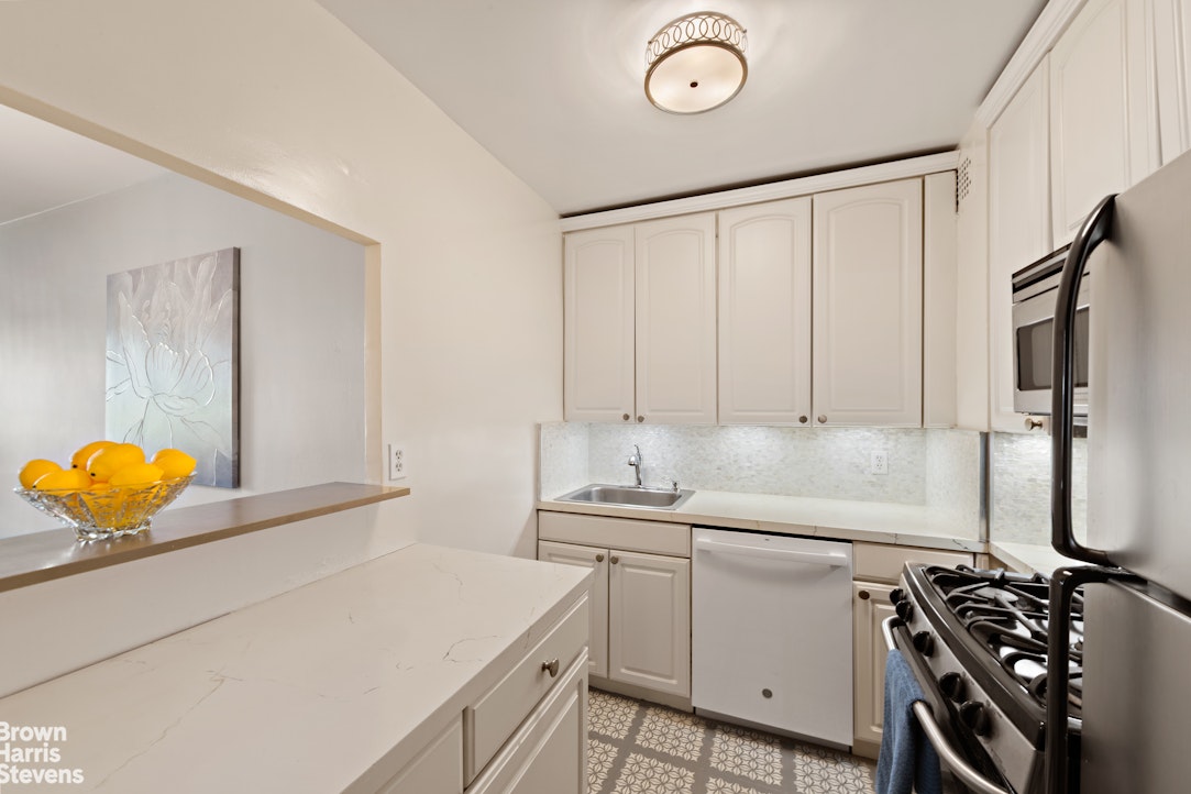 165 West 66th Street 6F Lincoln Square New York NY 10023