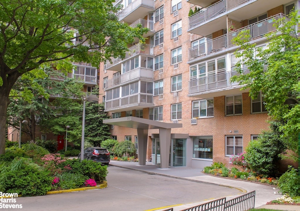 303 West 66th Street 10CW Lincoln Square New York NY 10023