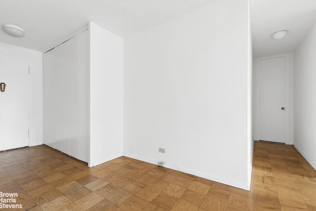 245 East 25th Street 12J Kips Bay New York NY 10010