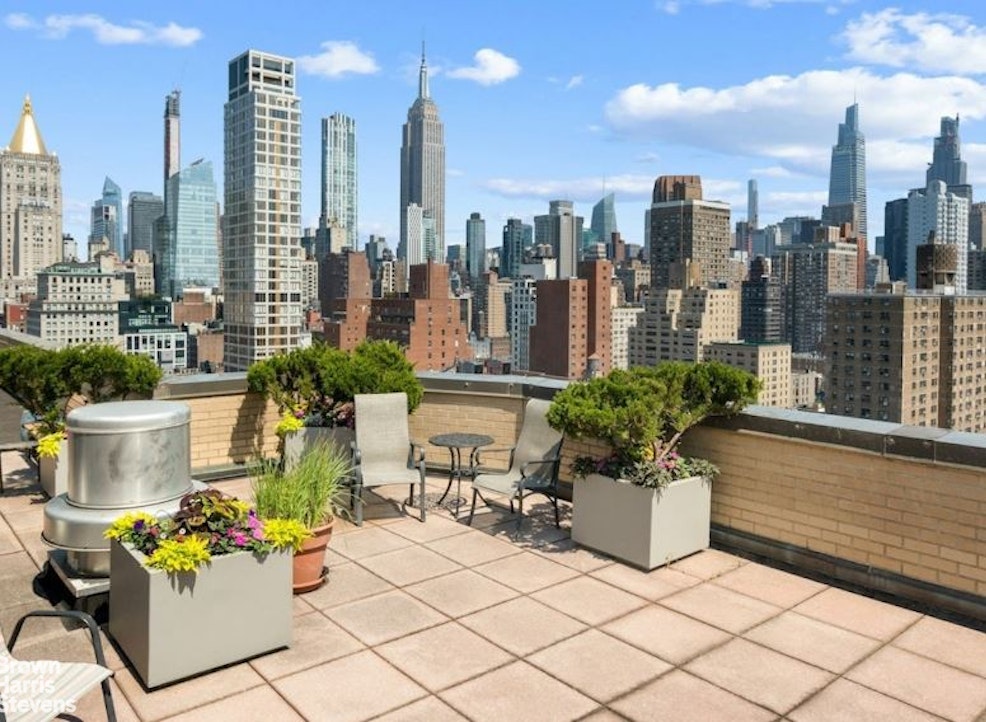 245 East 25th Street 12J Kips Bay New York NY 10010