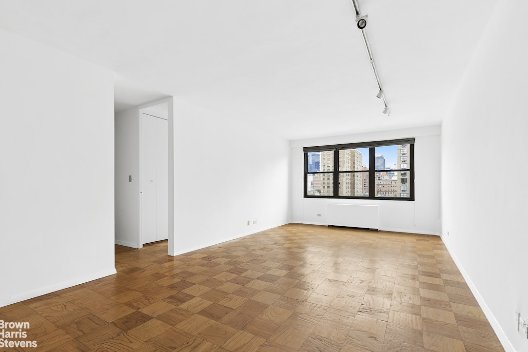 245 East 25th Street 12J Kips Bay New York NY 10010