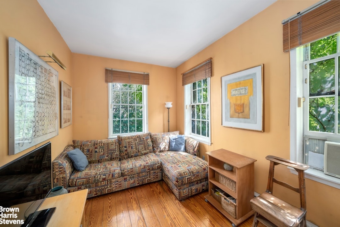 420 West 46th Street 2R Clinton New York NY 10036