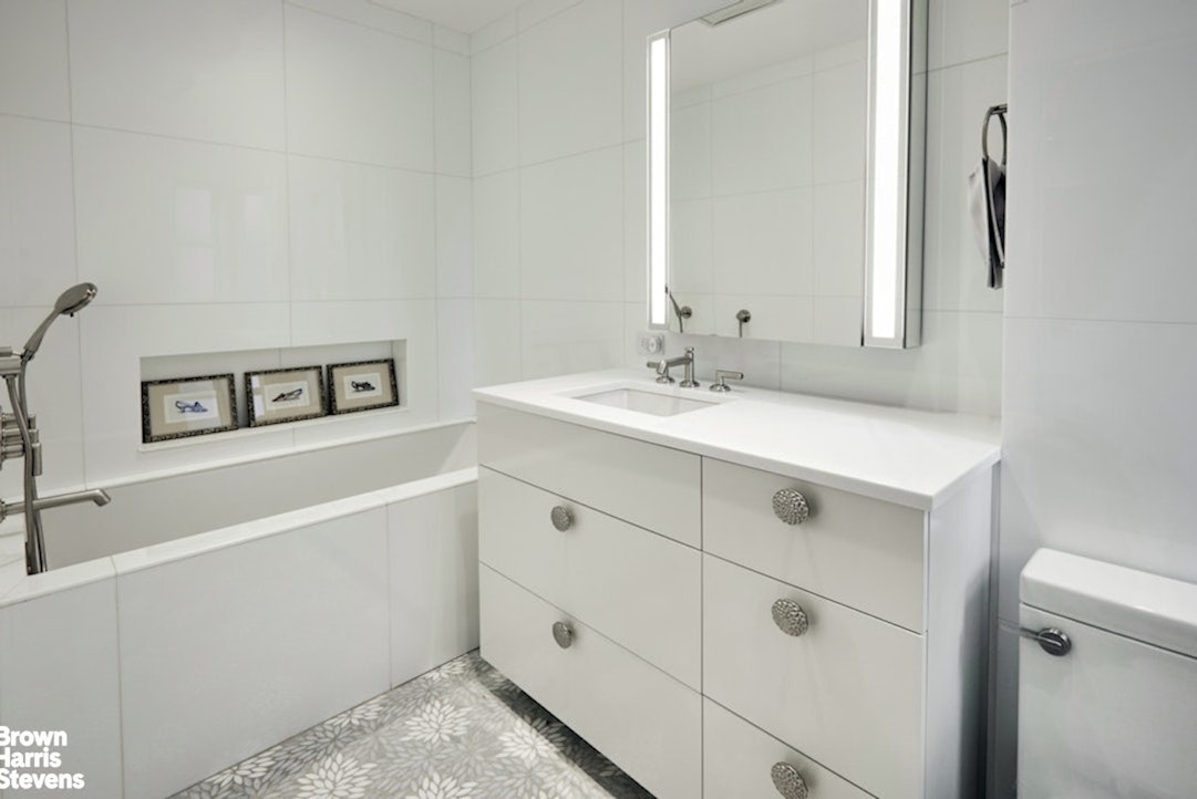 1111 Park Avenue 7B Carnegie Hill New York NY 10128