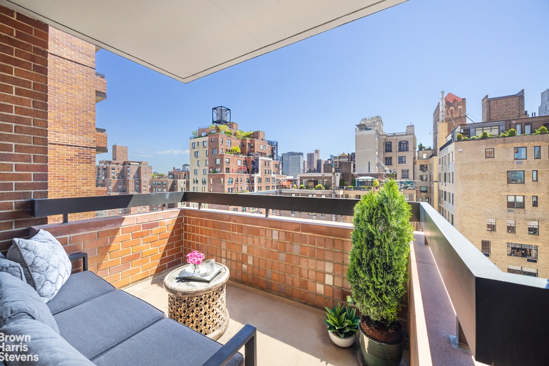 45 East 89th Street 18G Carnegie Hill New York NY 10128