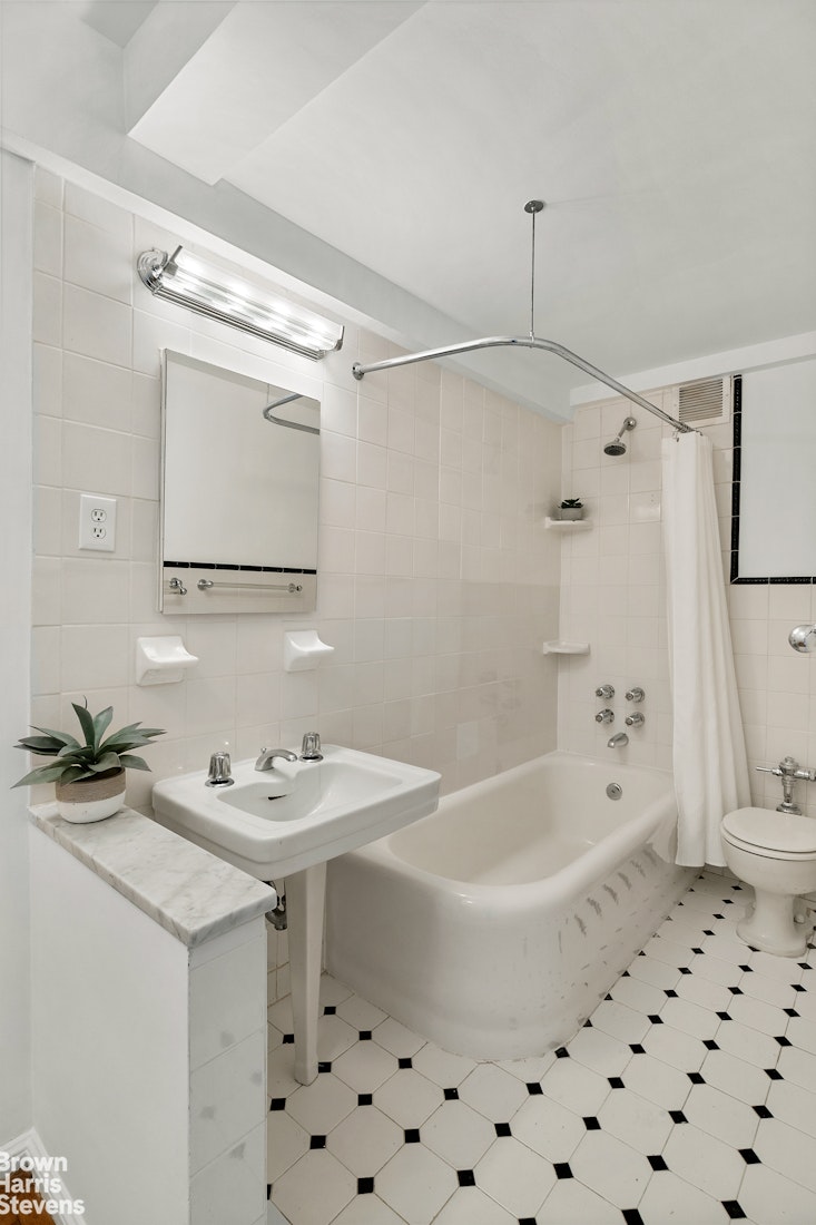 225 East 73rd Street 5F Upper East Side New York NY 10021