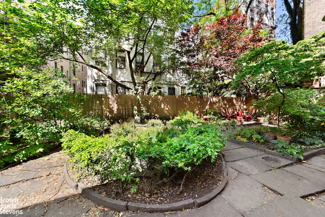 117 East 10th Street 2 E. Greenwich Village New York NY 10003