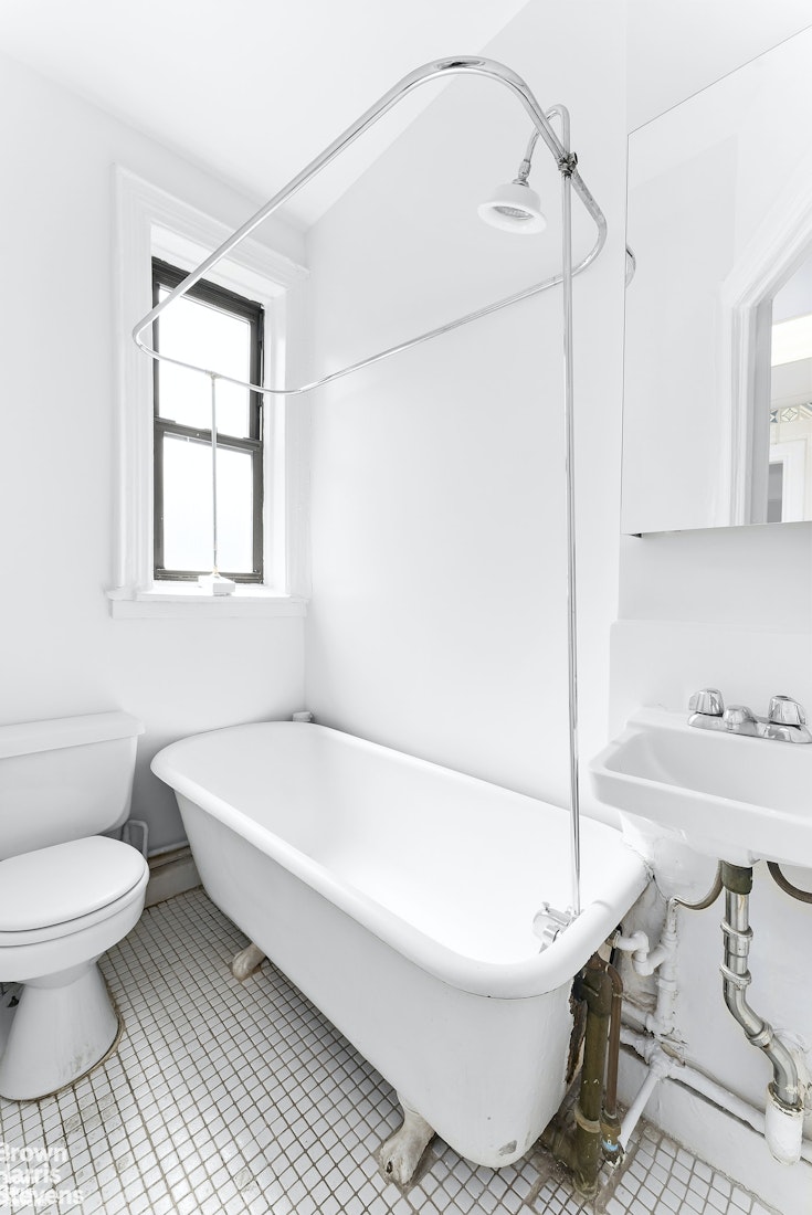 411 West 44th Street 25 Clinton New York NY 10036
