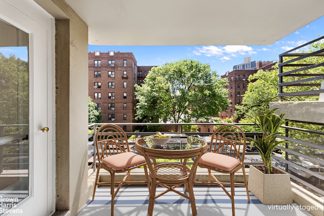 98-41 64th Road 3G Forest Hills Queens NY 11374