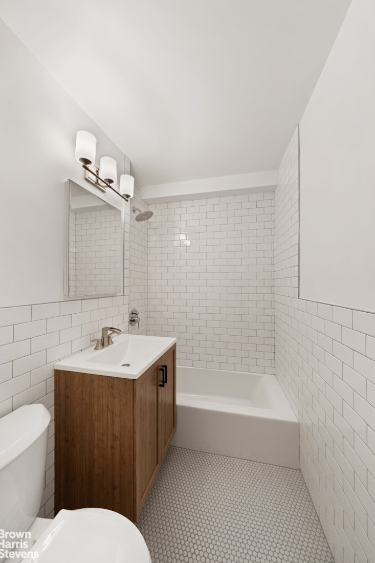 98-41 64th Road 3G Forest Hills Queens NY 11374