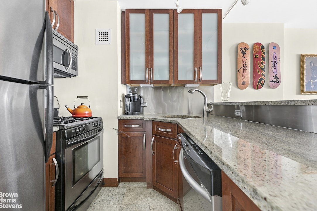 300 East 59th Street 3504 Sutton Place New York NY 10022