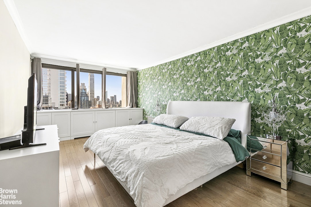 300 East 59th Street 3504 Sutton Place New York NY 10022