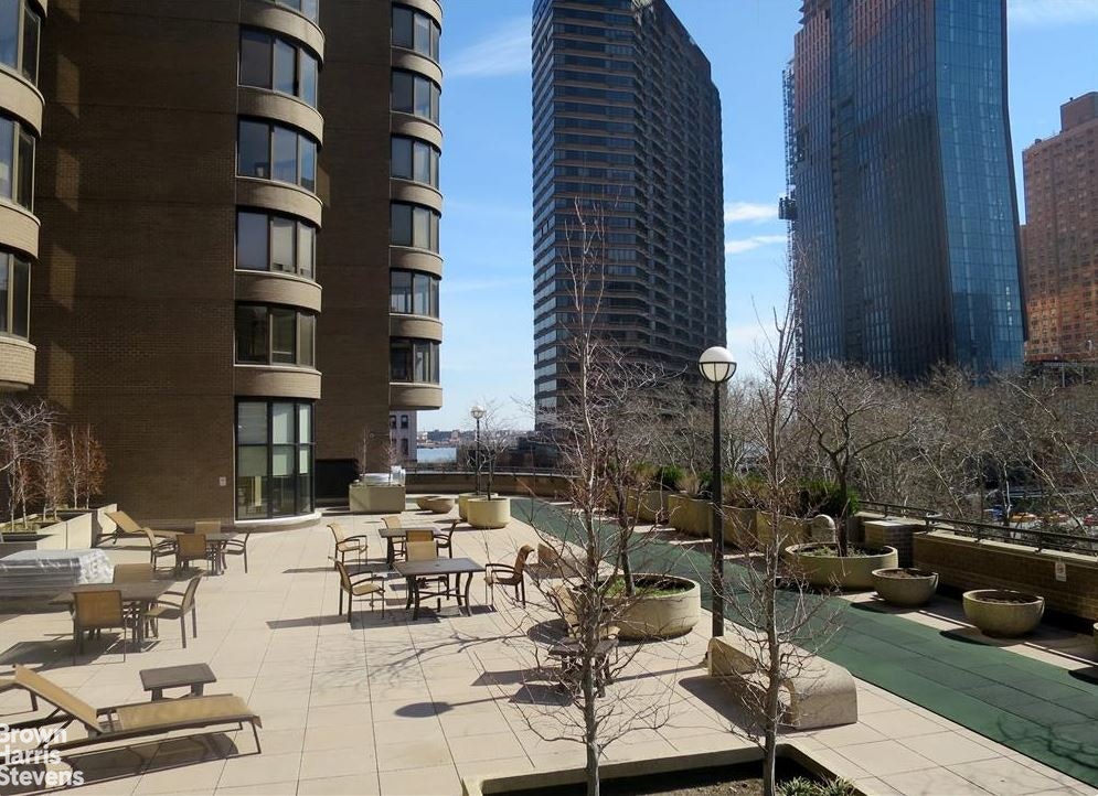 330 East 38th Street 15H Murray Hill New York NY 10016