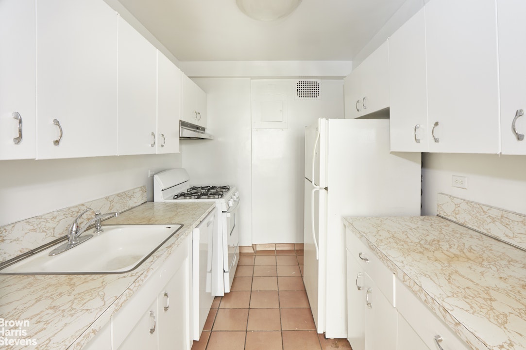 415 East 52nd Street 3CC Beekman Place New York NY 10022