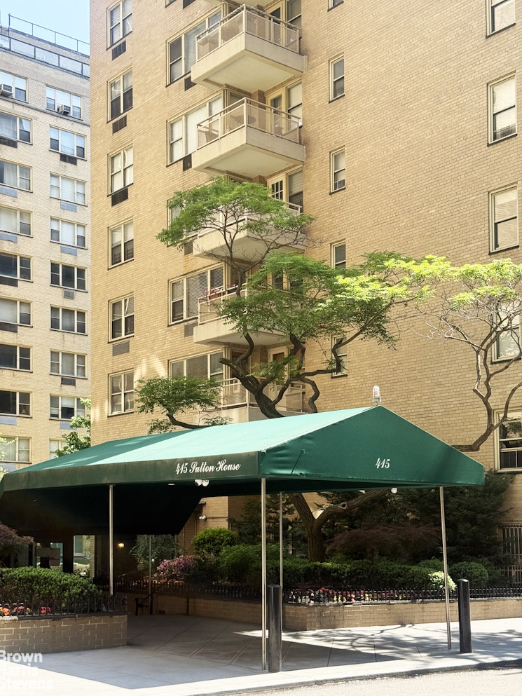 415 East 52nd Street 3CC Beekman Place New York NY 10022