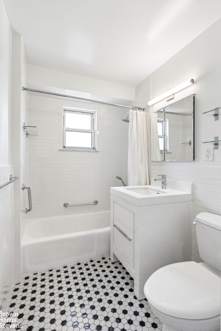 2 Charlton Street 7A Soho New York NY 10014