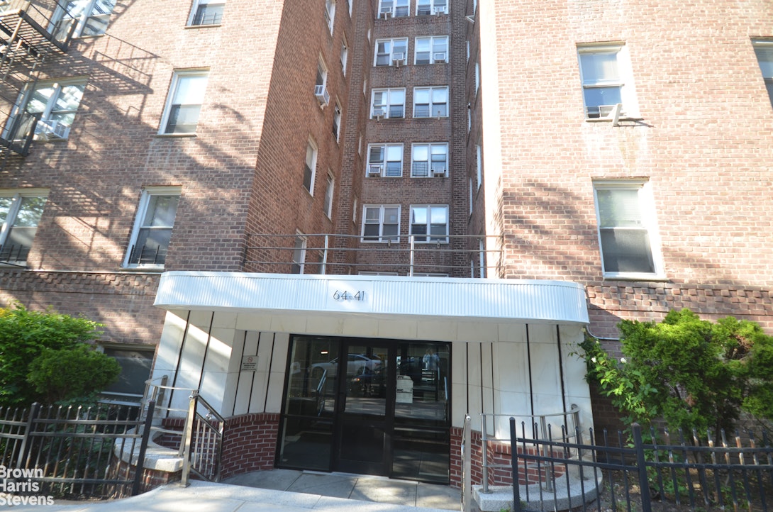 64-41 Saunders Street 604 Rego Park Queens NY 11374