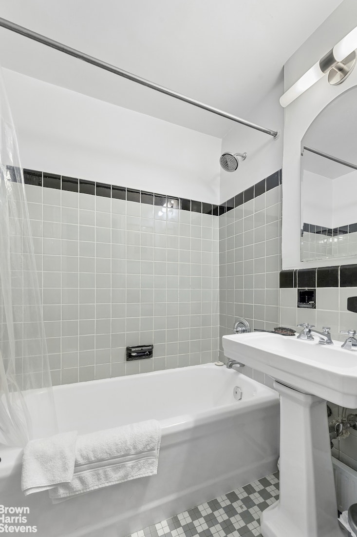 200 West 20th Street 1007 Chelsea New York NY 10011