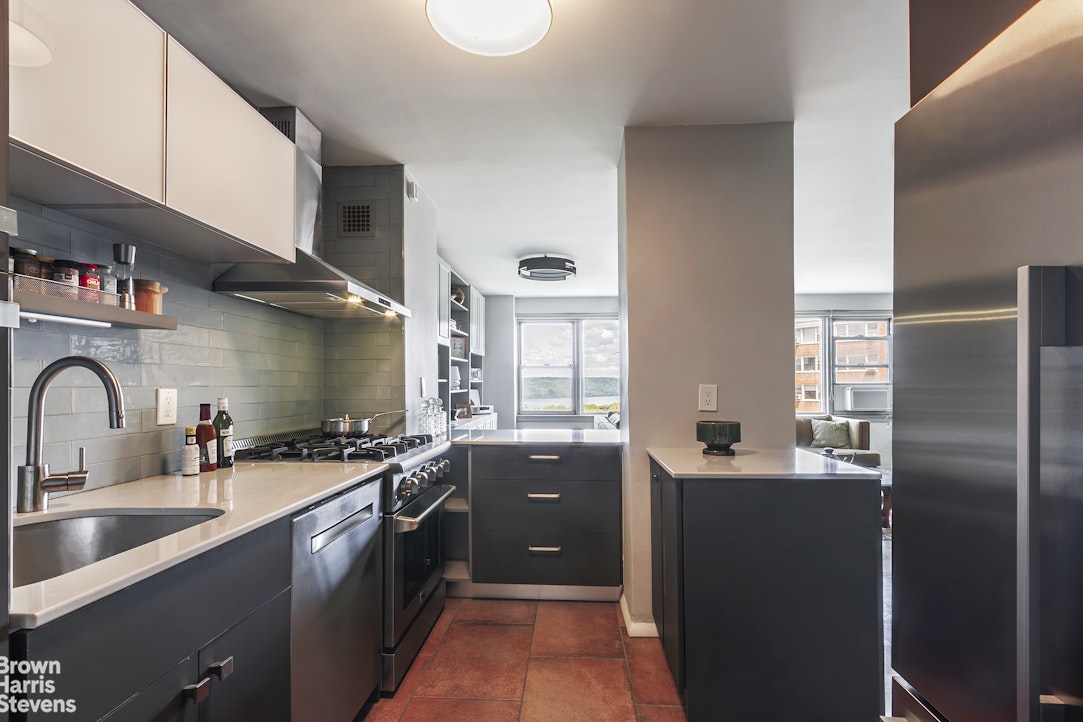 4525 Henry Hudson Parkway West B1003 Riverdale Bronx NY 10463