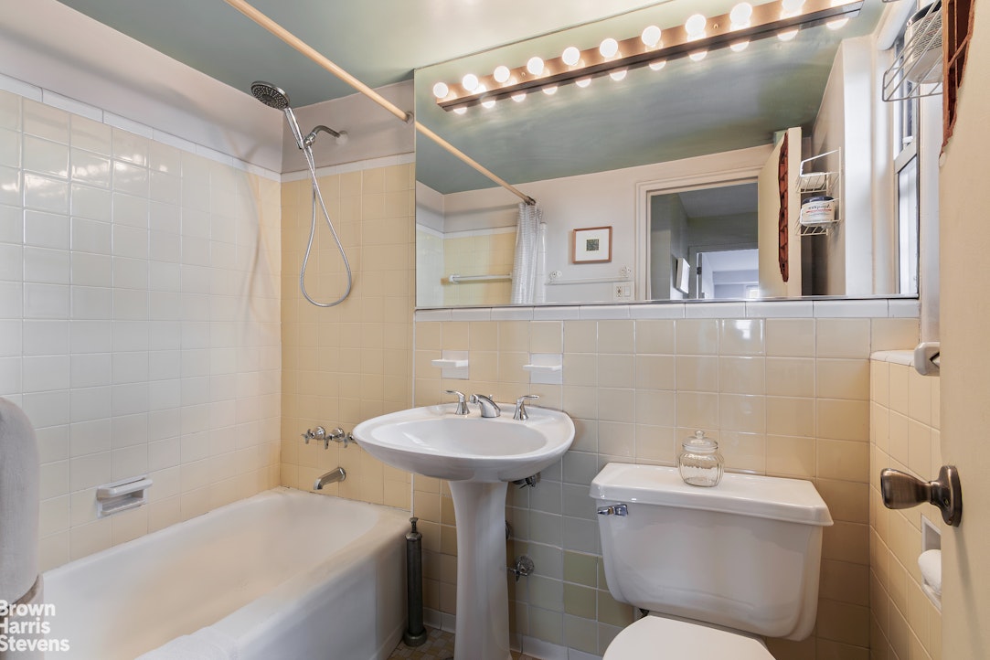 4525 Henry Hudson Parkway West B1003 Riverdale Bronx NY 10463